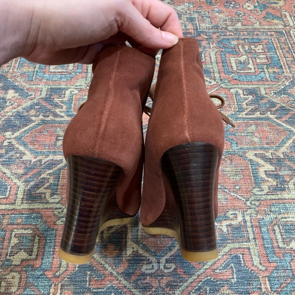 RARE Ugg Lace Up Boots - Picture 5 of 9